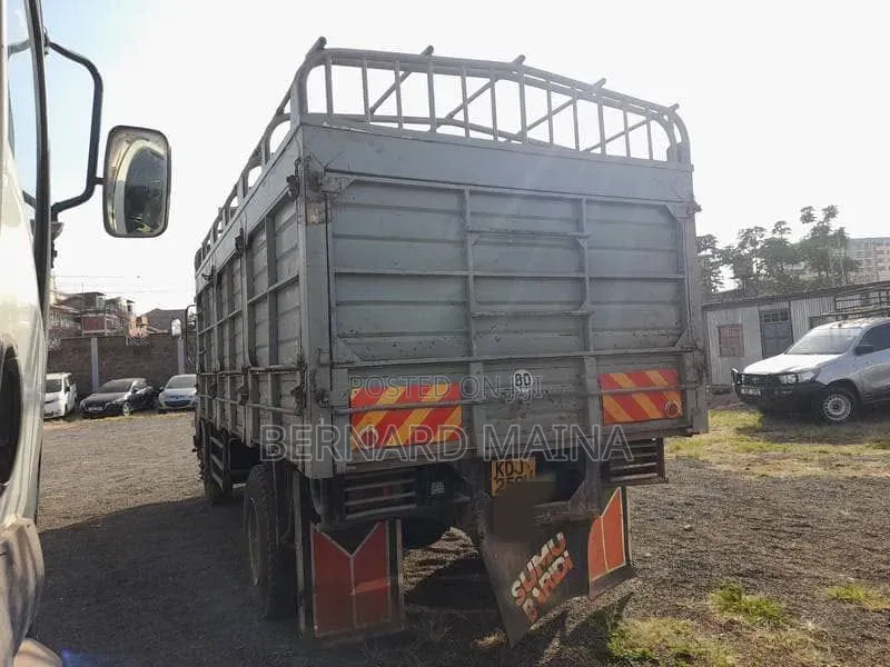 Isuzu FVR
Yom 2022