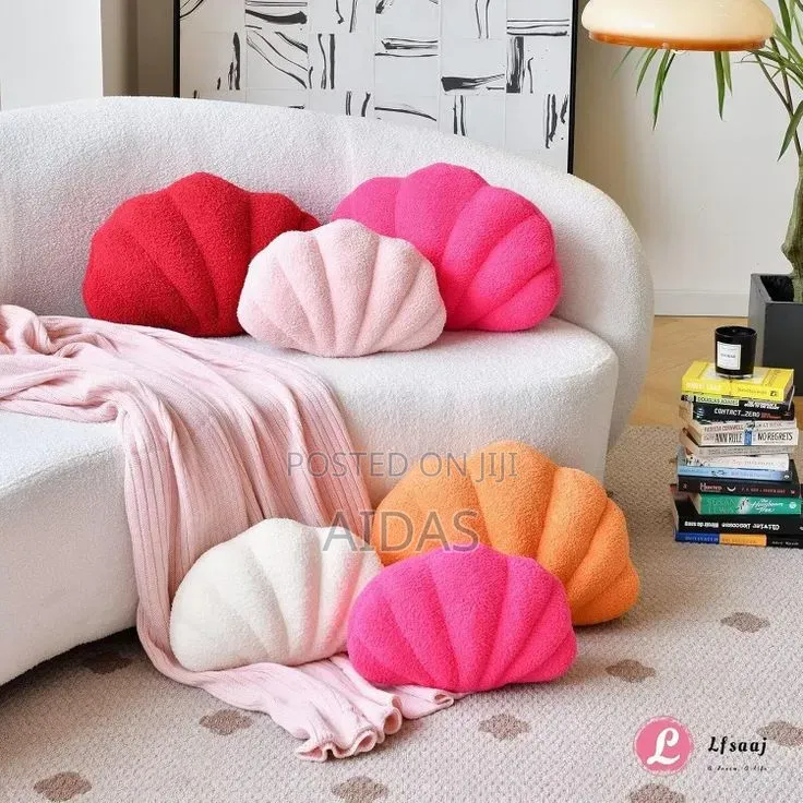 Shell Design Decorative Pillow