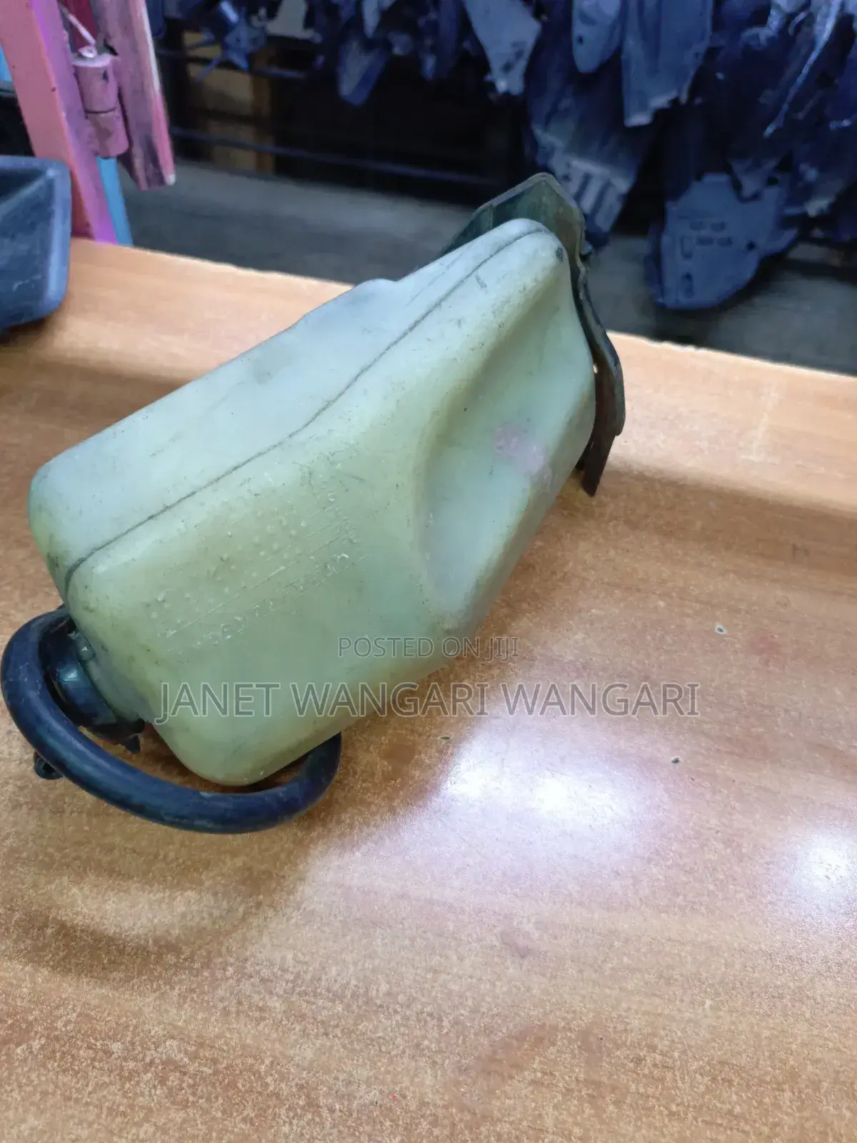 Coolant/Reserve Bottle Toyota 100/102