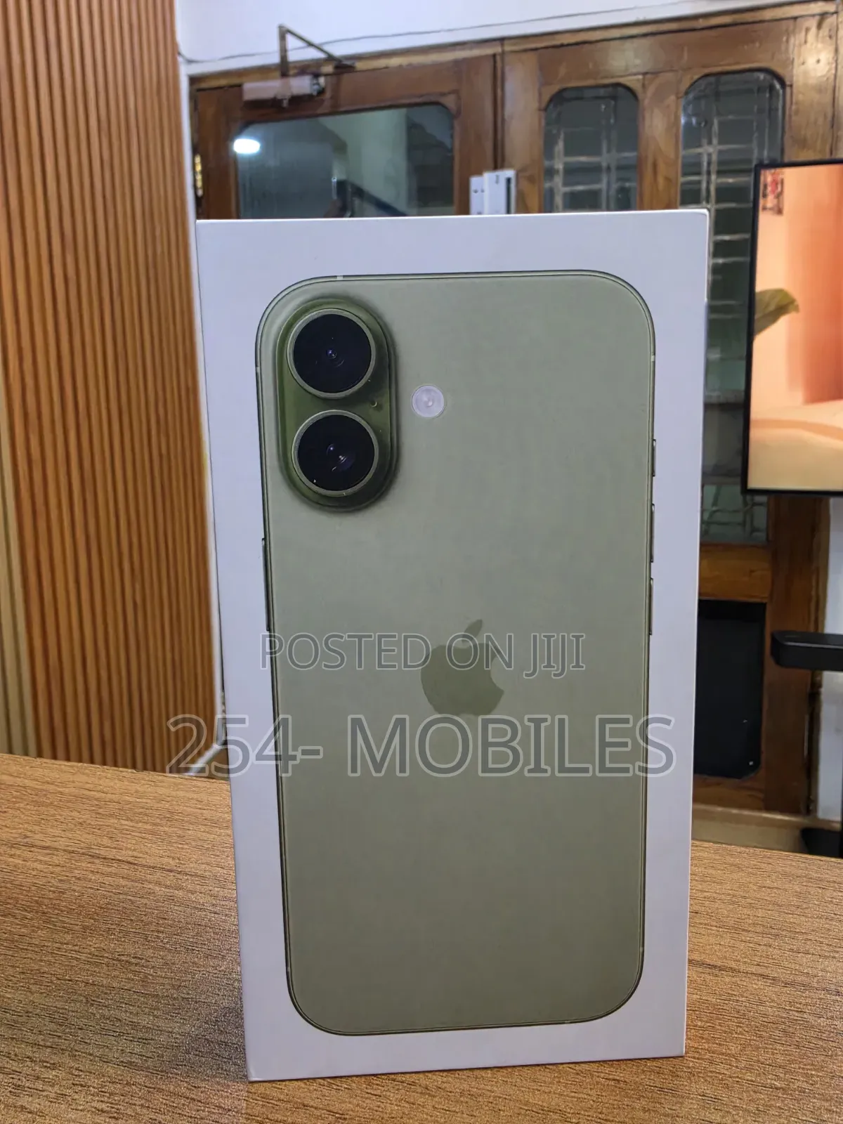 New Apple iPhone 17 256 GB Green