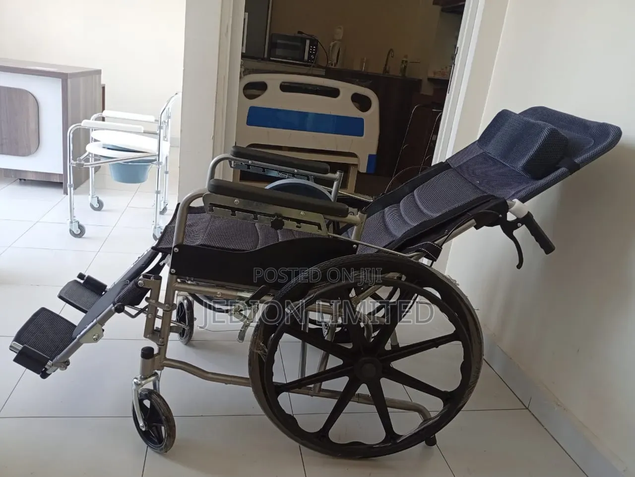 Reclining Wheelchair With Commode