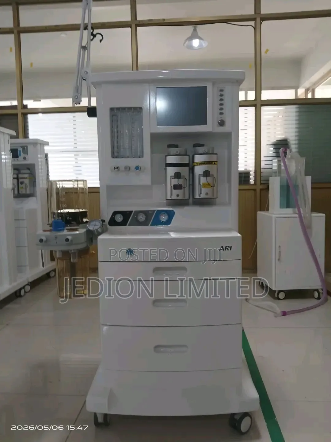 Anesthesia Machine With 2 Vaporizer