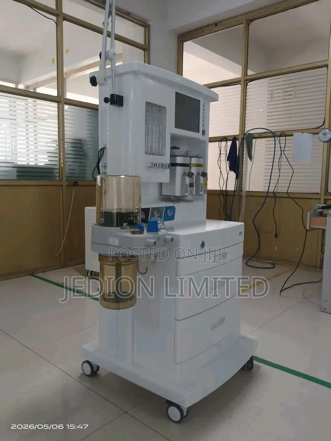 Anesthesia Machine With 2 Vaporizer