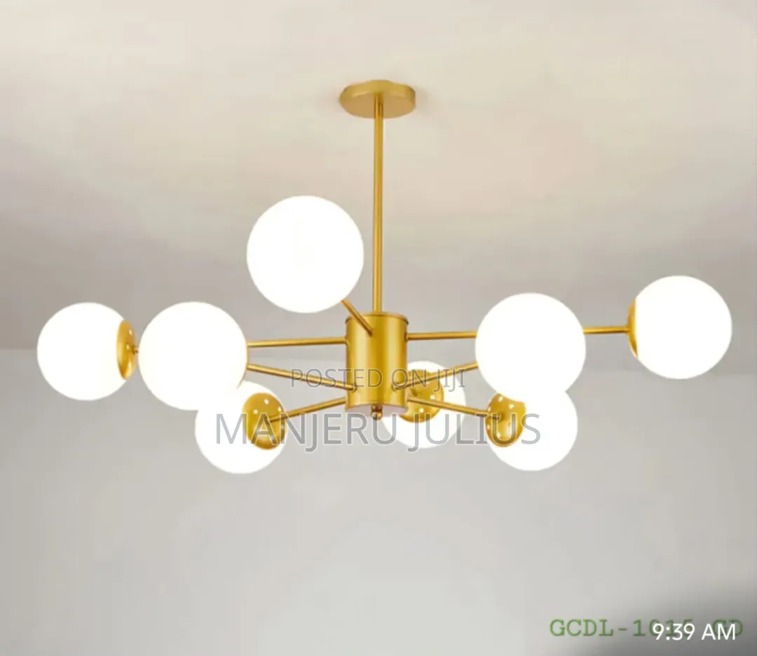 Luxury 8 Globe Chandelier