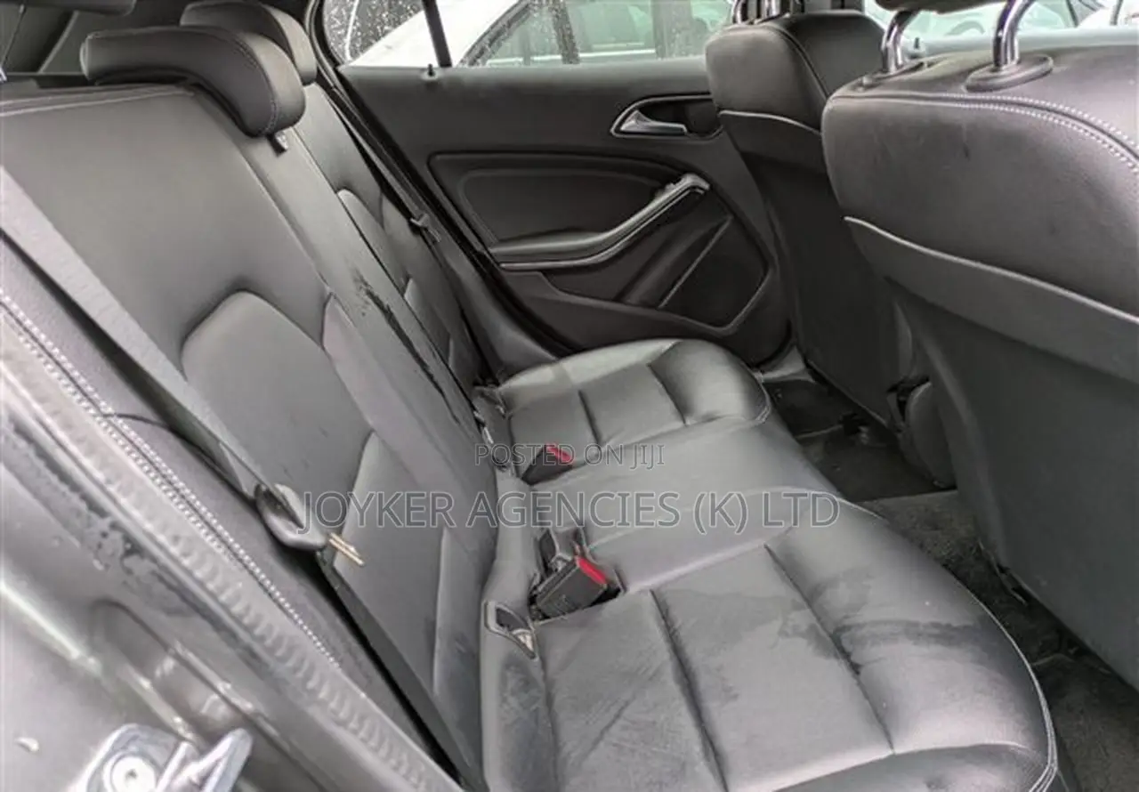 Mercedes-Benz GLA-Class 2019 Gray
