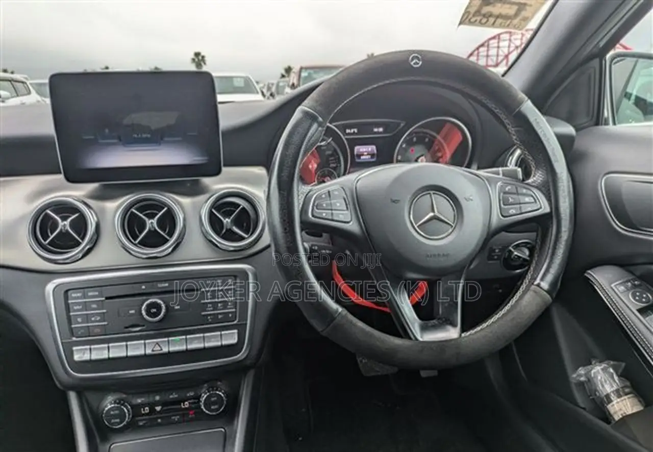 Mercedes-Benz GLA-Class 2019 Gray