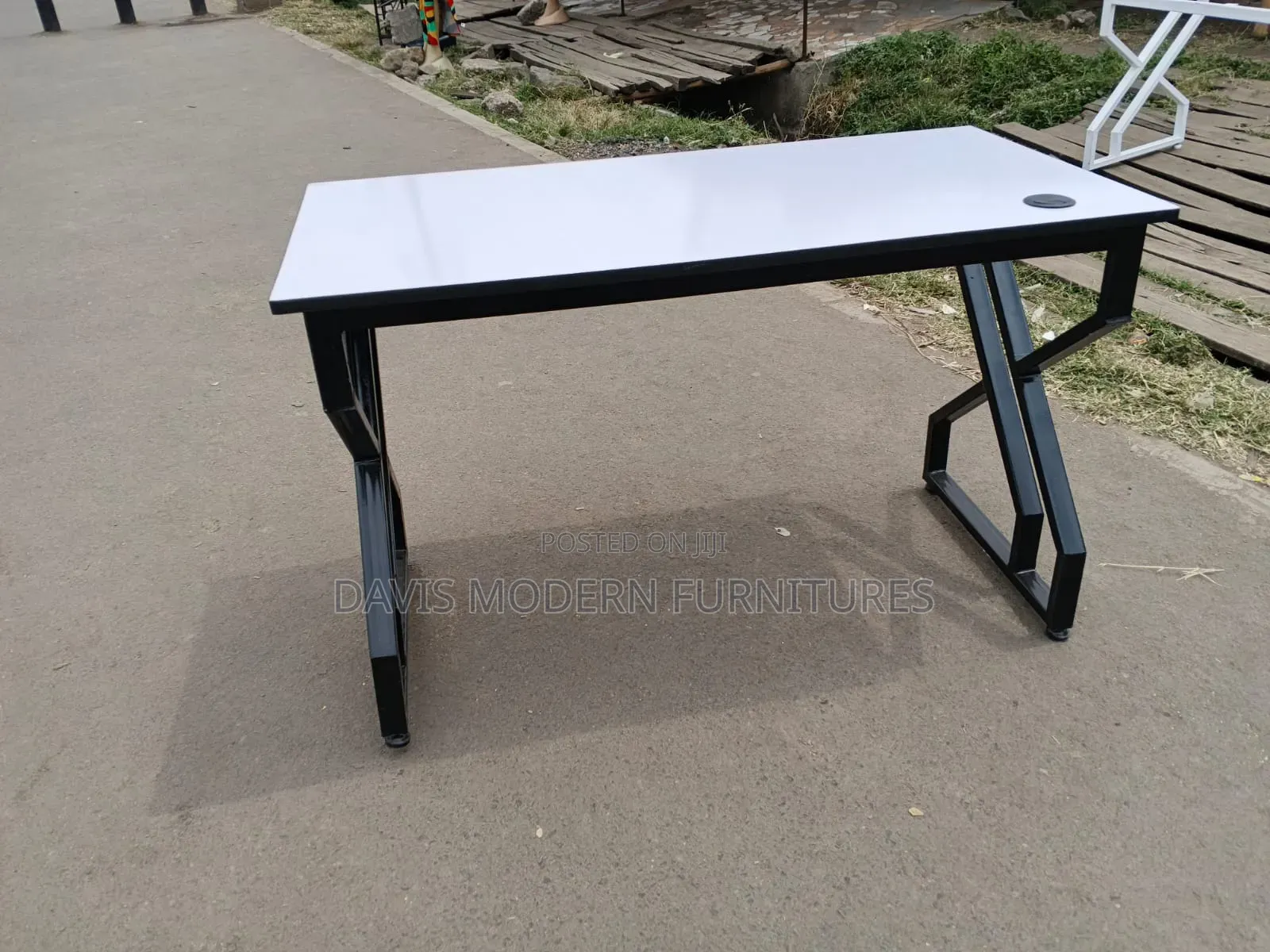 Z Frame Office Desk