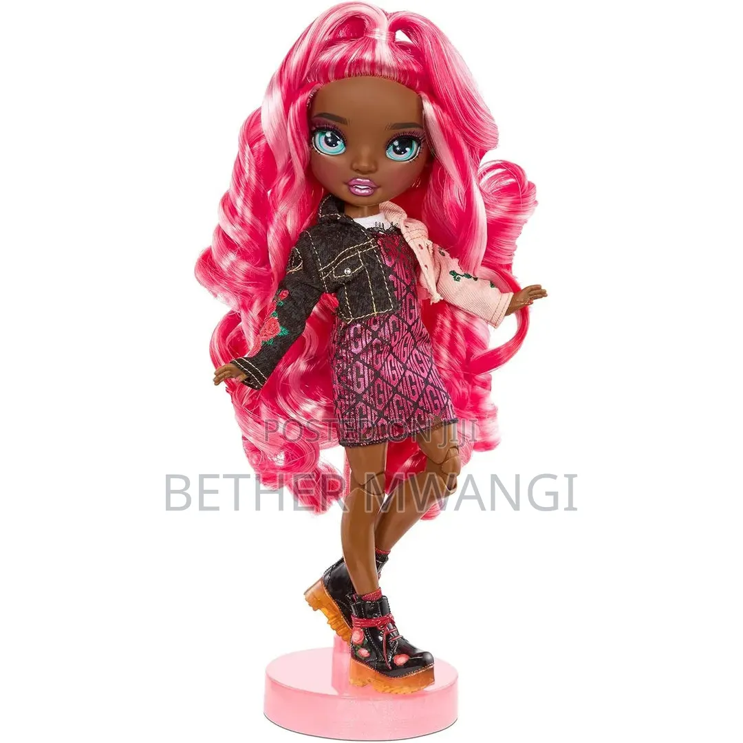 Rainbow High Fashion Doll - Daria Roselyn