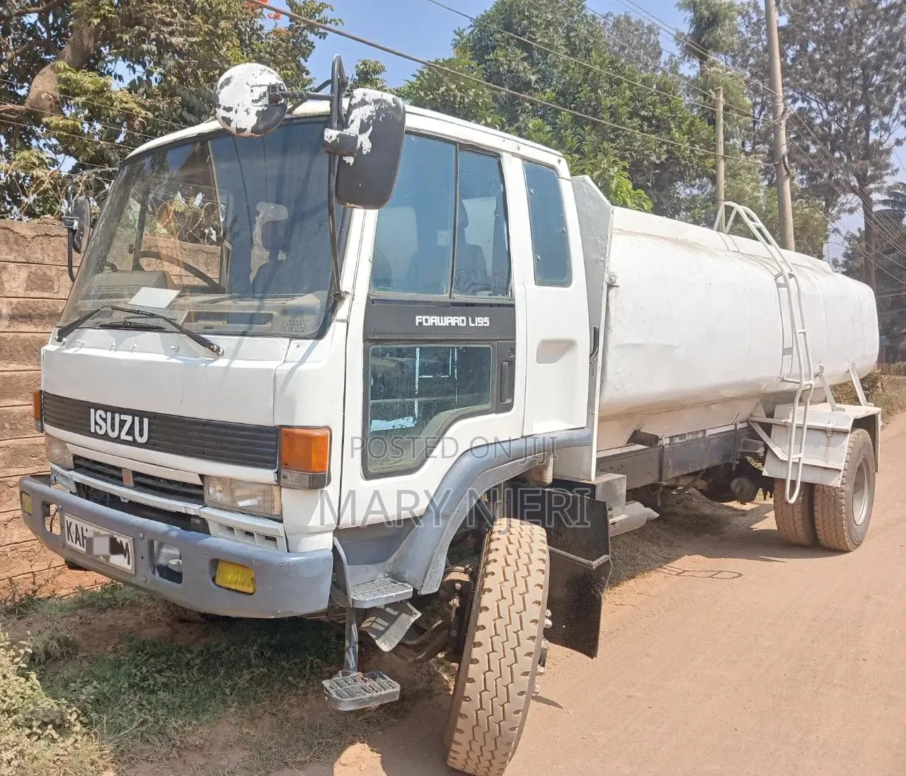 Isuzu Forward,tanker