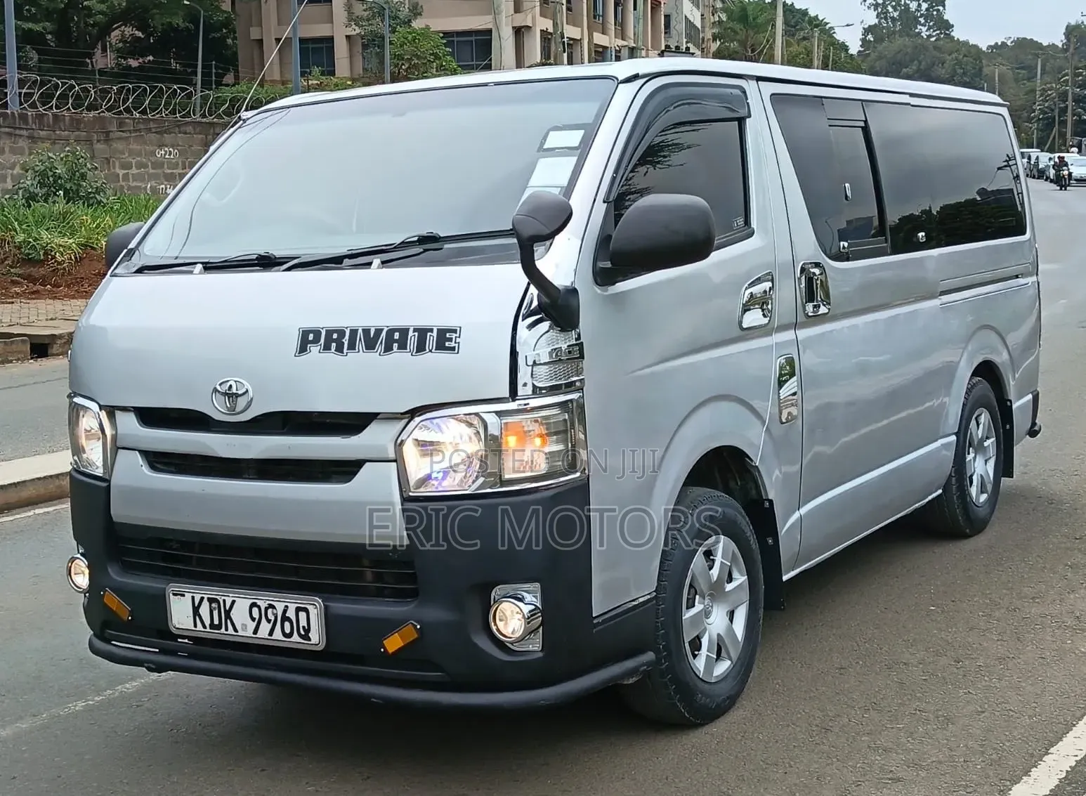 Toyota HiAce 2016 Silver