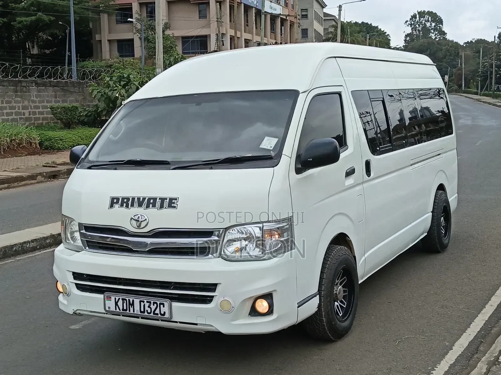 Toyota HiAce 2015 White
