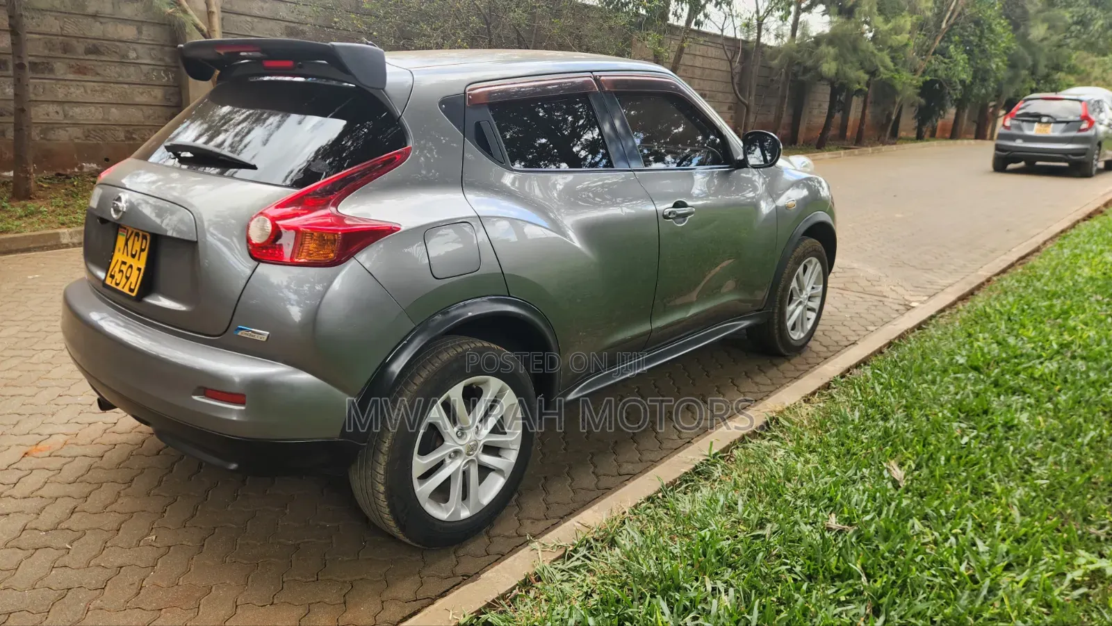 Nissan Juke 2011 Gray