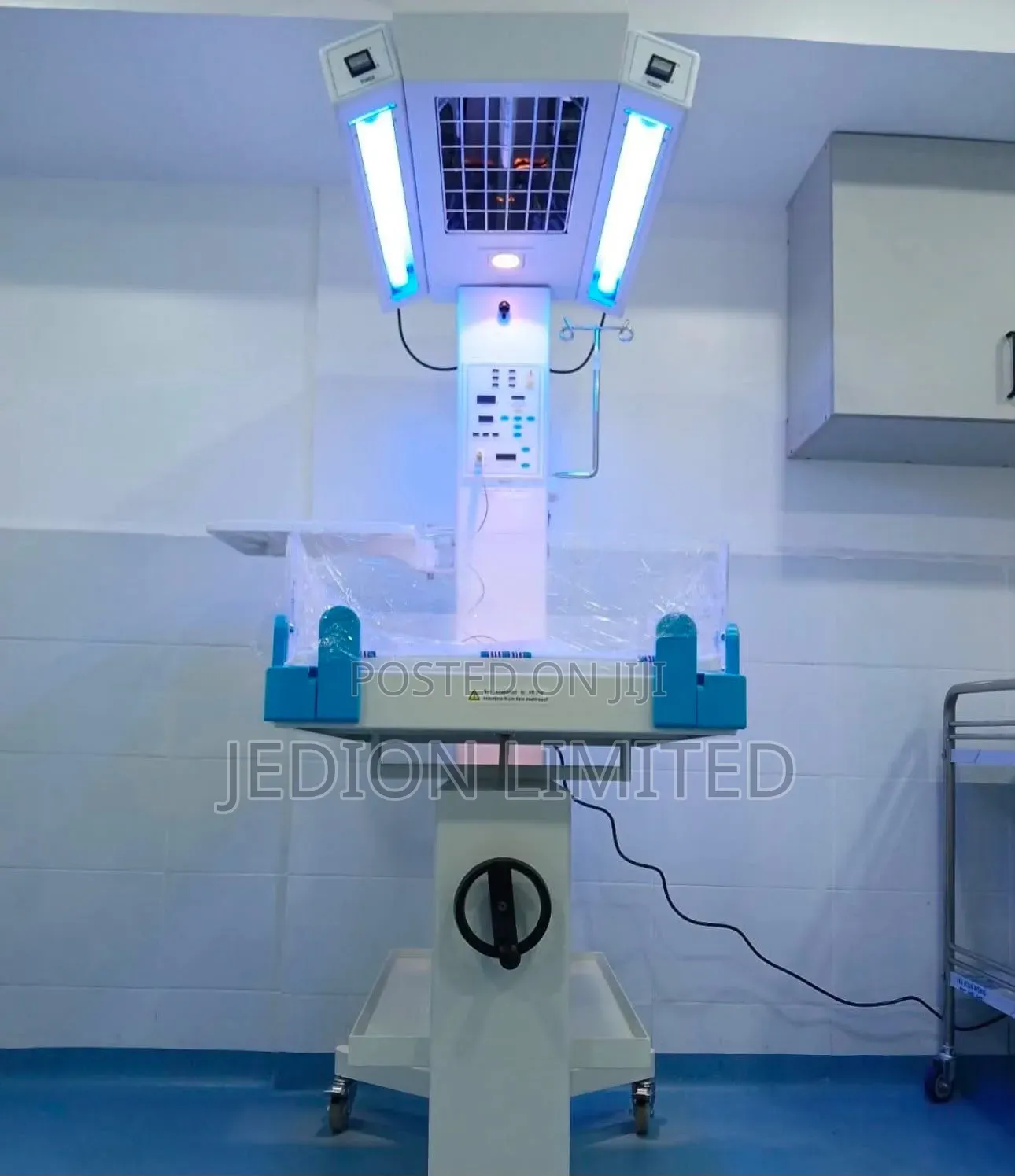 Infant Radiant Warmer With Phototherapy