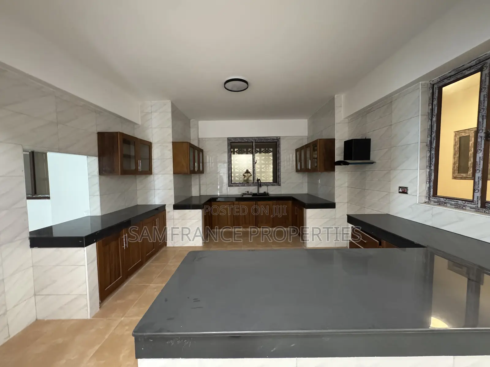 4bdrm Apartment in Kizingo Mombasa for sale