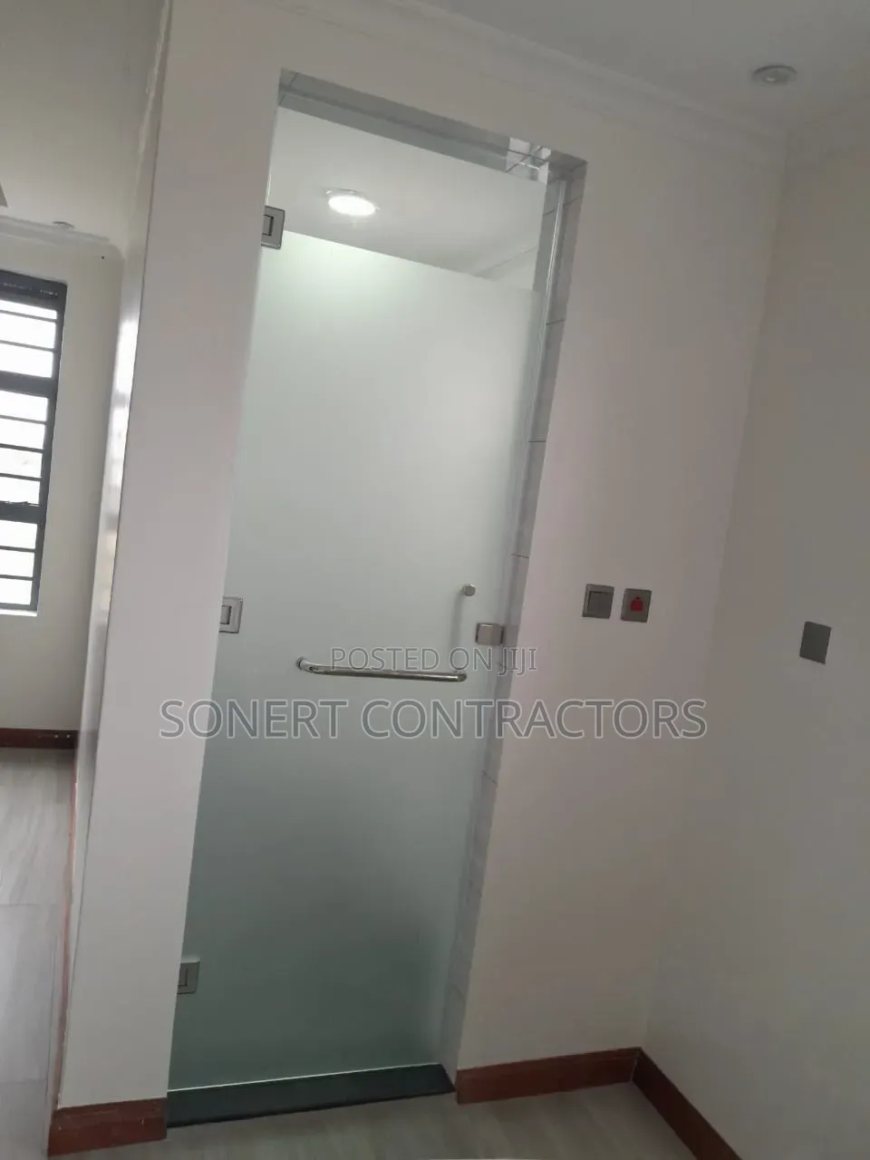 Hard Toilet Glass Door Tempered