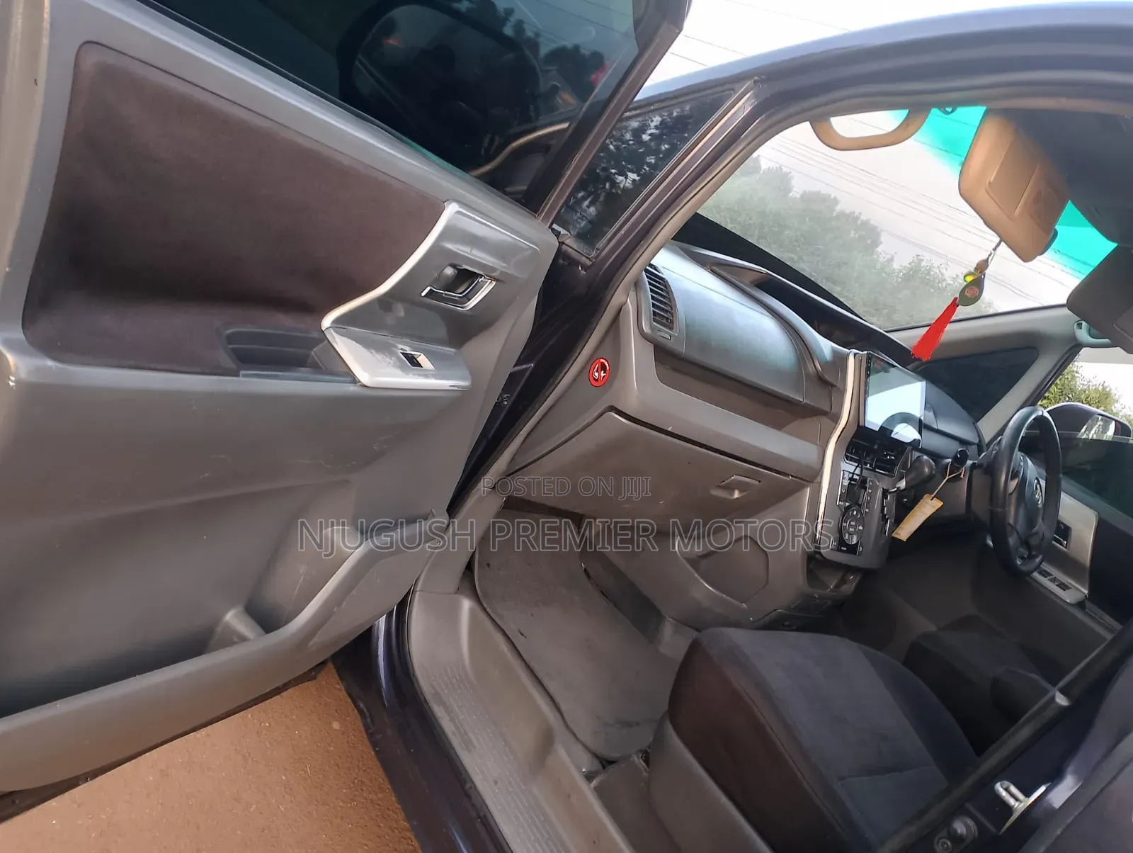 Toyota Voxy 2010 Blue