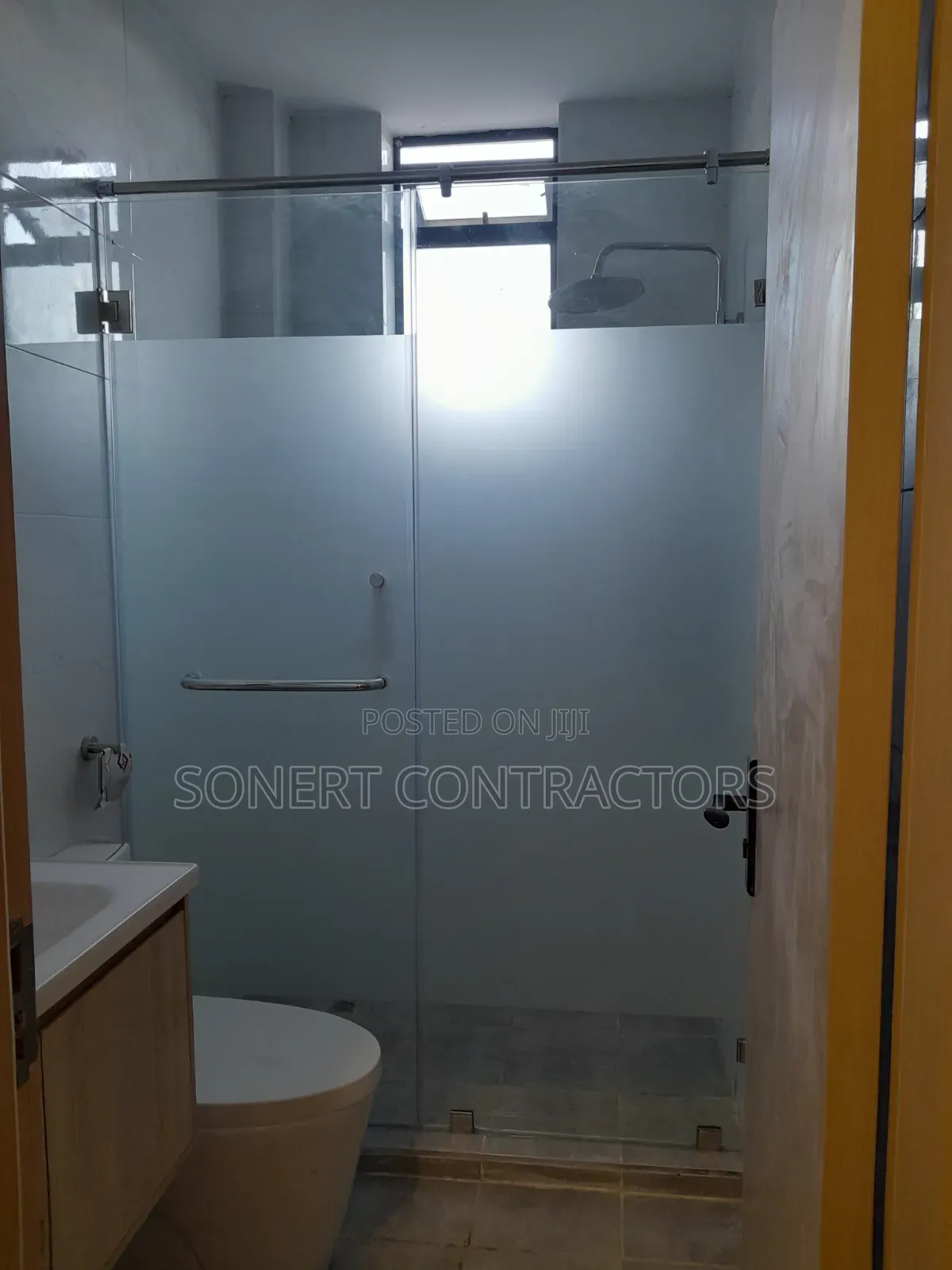 Wall to Wall Shower Glass Cubicle Frosted