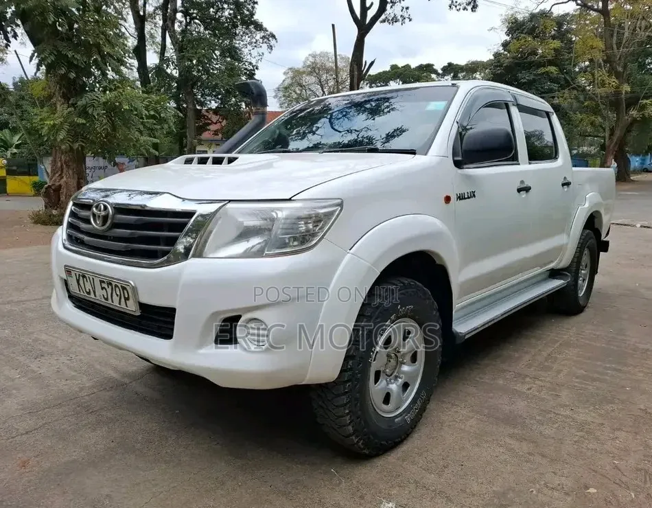 Toyota Hilux 2013 Pearl