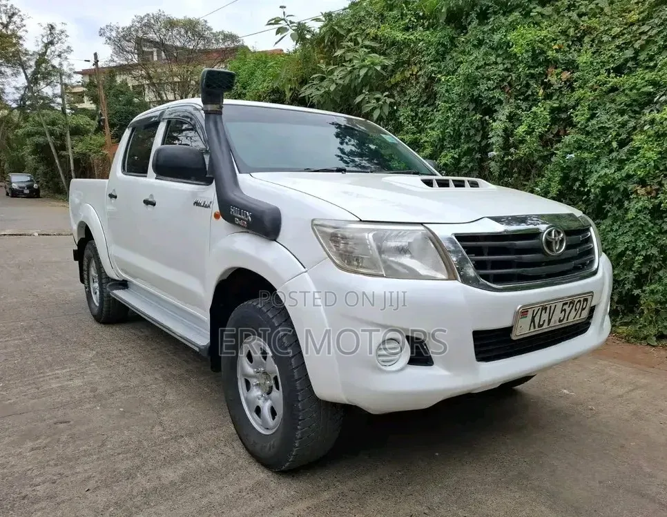 Toyota Hilux 2013 Pearl