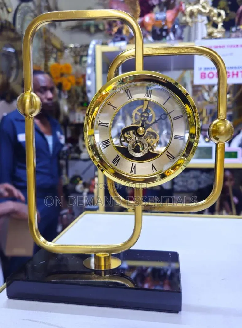 Mordern Gold Brass Decorative Desktop Clock