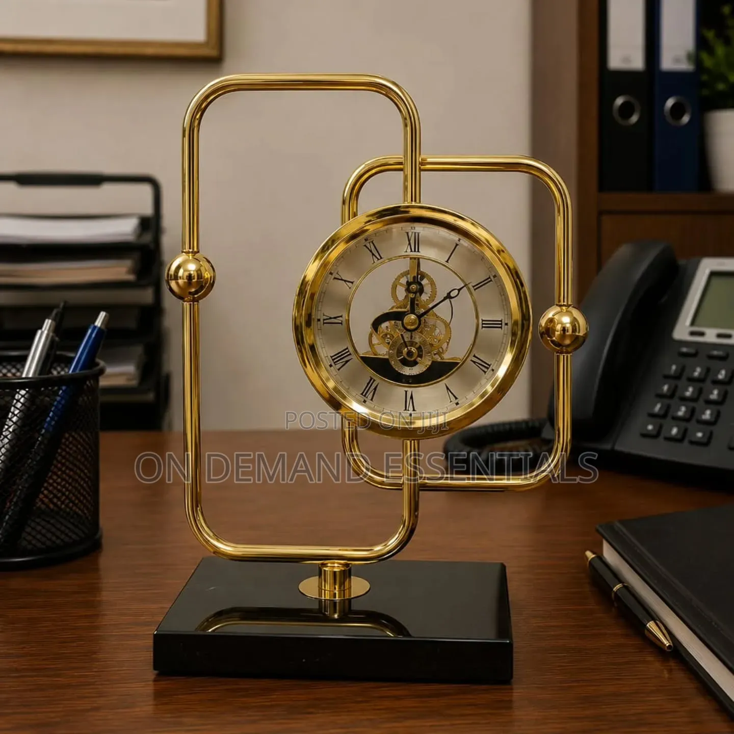 Mordern Gold Brass Decorative Desktop Clock