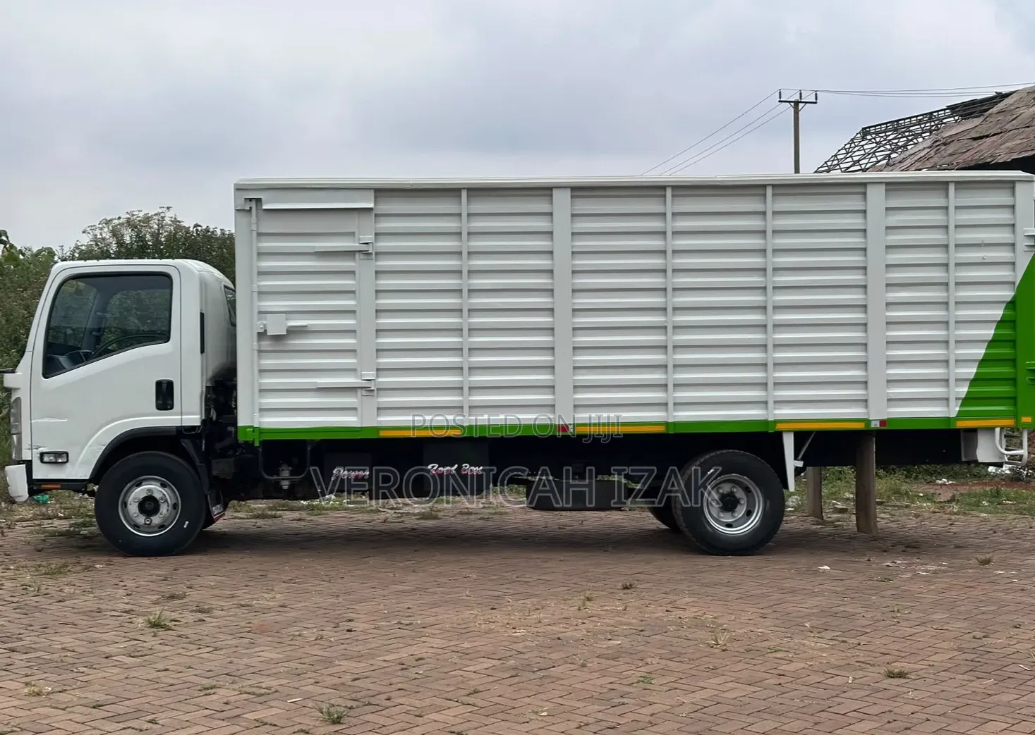 Isuzu NQR 2012