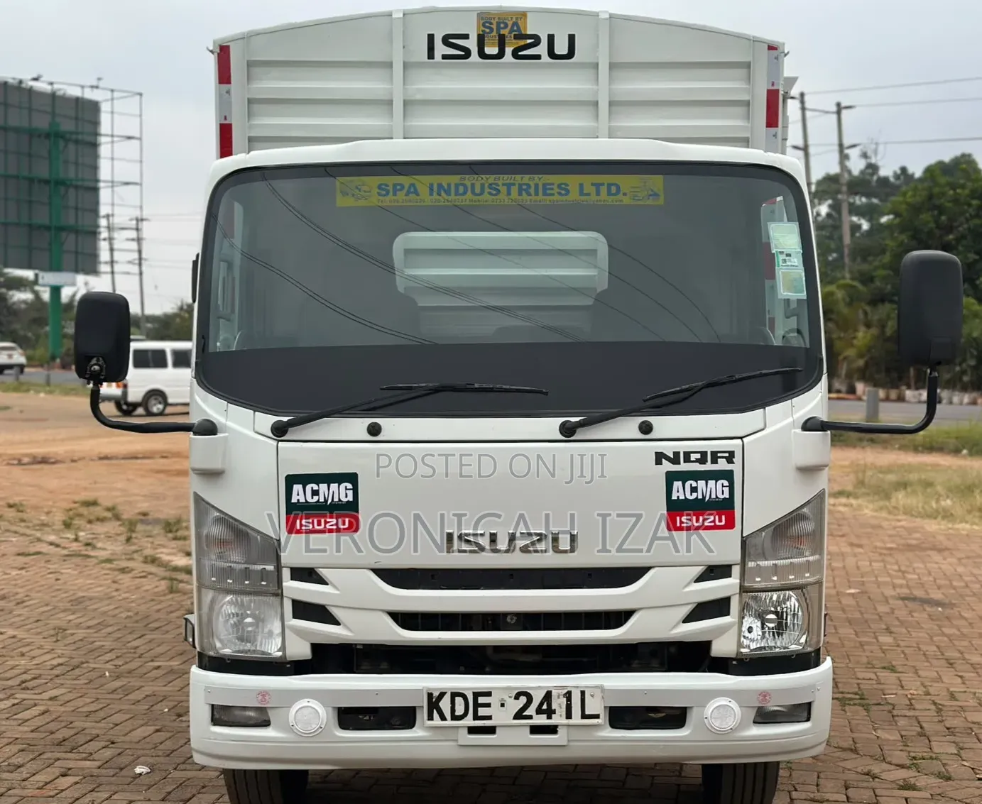 Isuzu NQR 2012