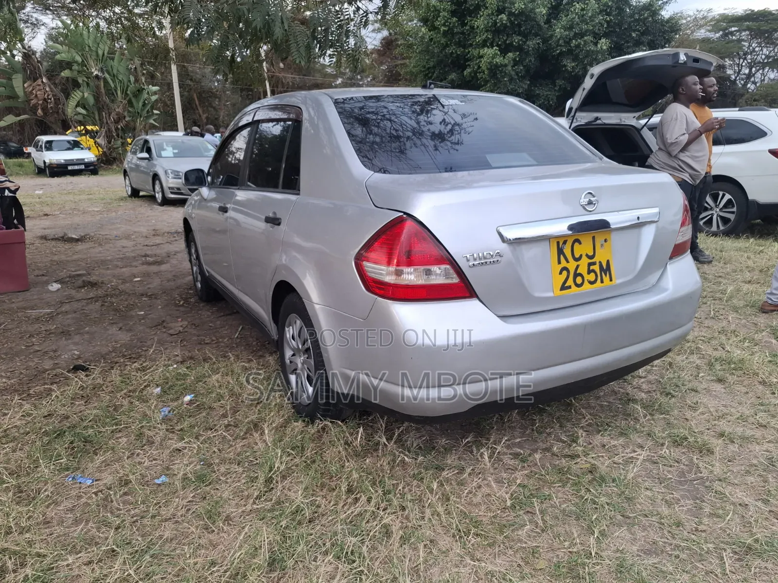 Nissan Tiida 2009 Silver