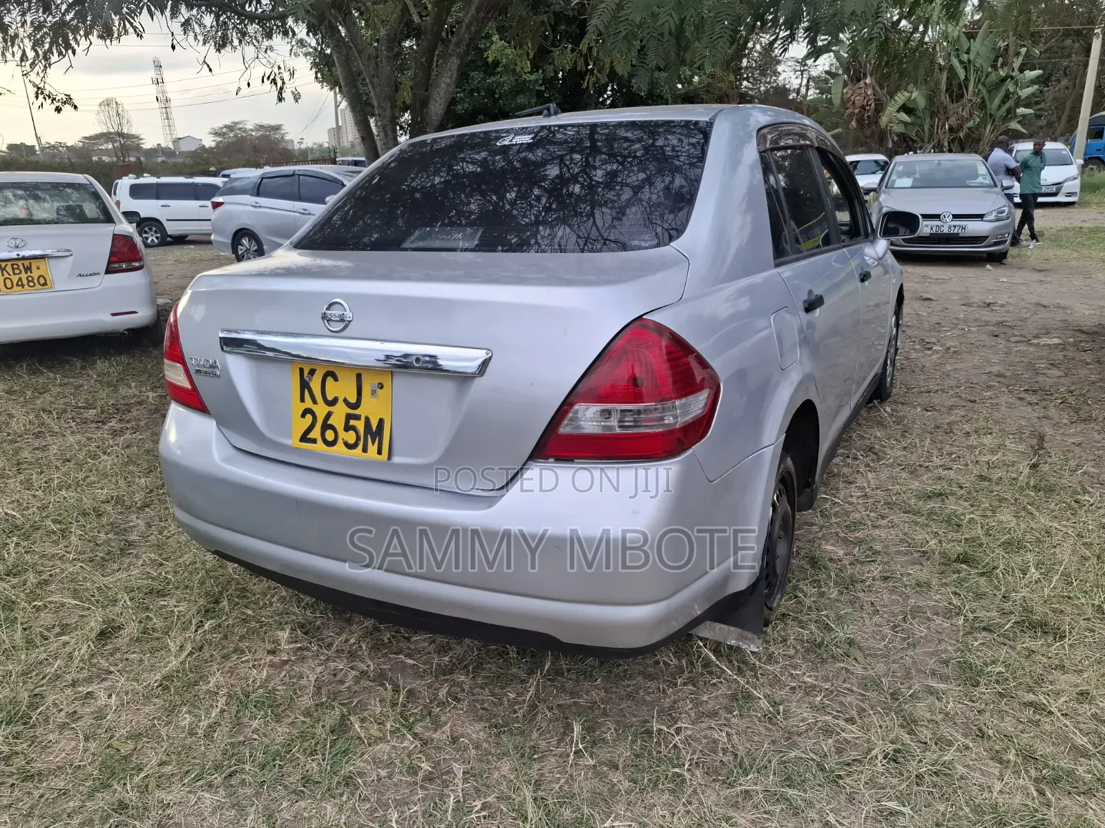 Nissan Tiida 2009 Silver