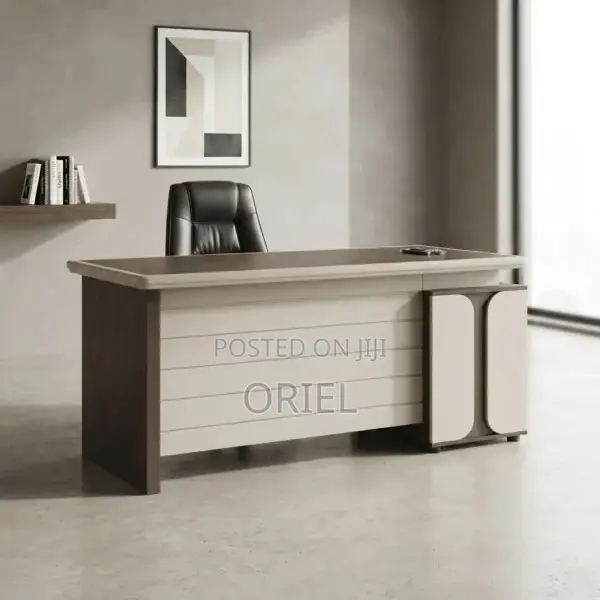 Office Desk : 1.4m Executive Desk With Drawers