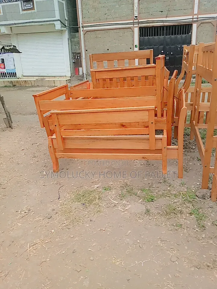 4*6 Hardwood Bed- Extra Heavy Gauge Modern Bed