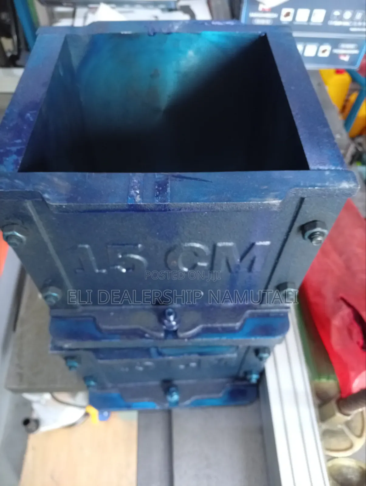 Concrete Cube Test Mould 15cm – Durable Cast Iron Construction
