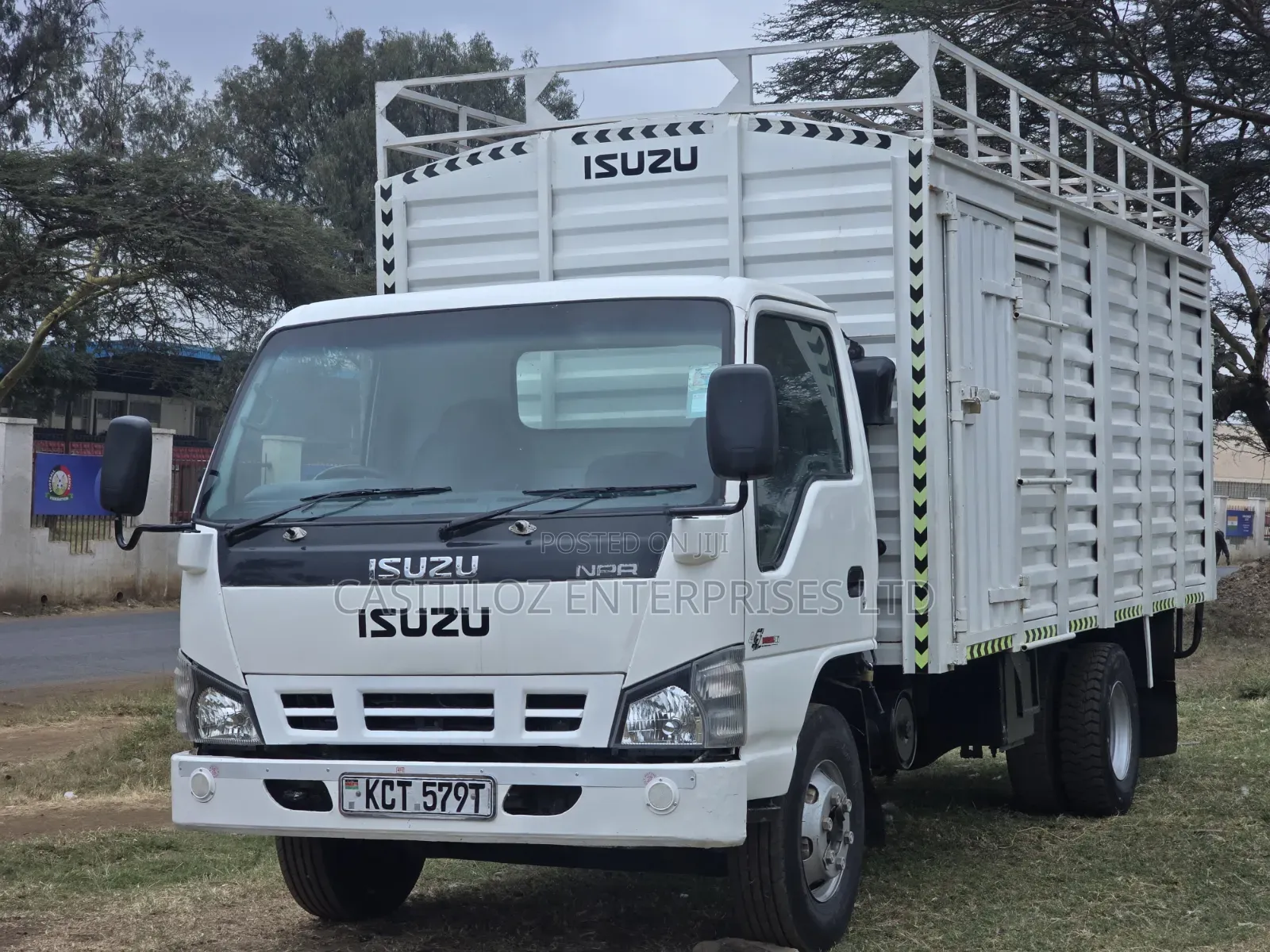 Isuzu NPR Truck