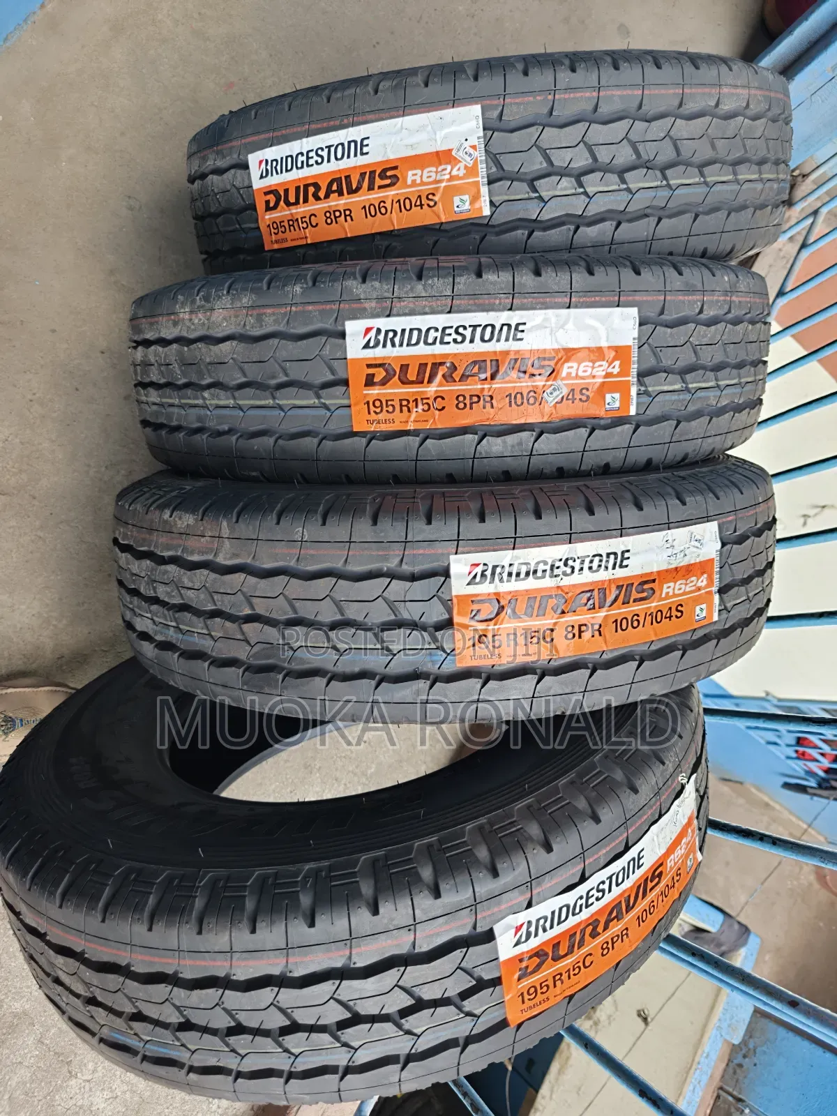 195R15C Bridgestone Tyre (Duravis R624