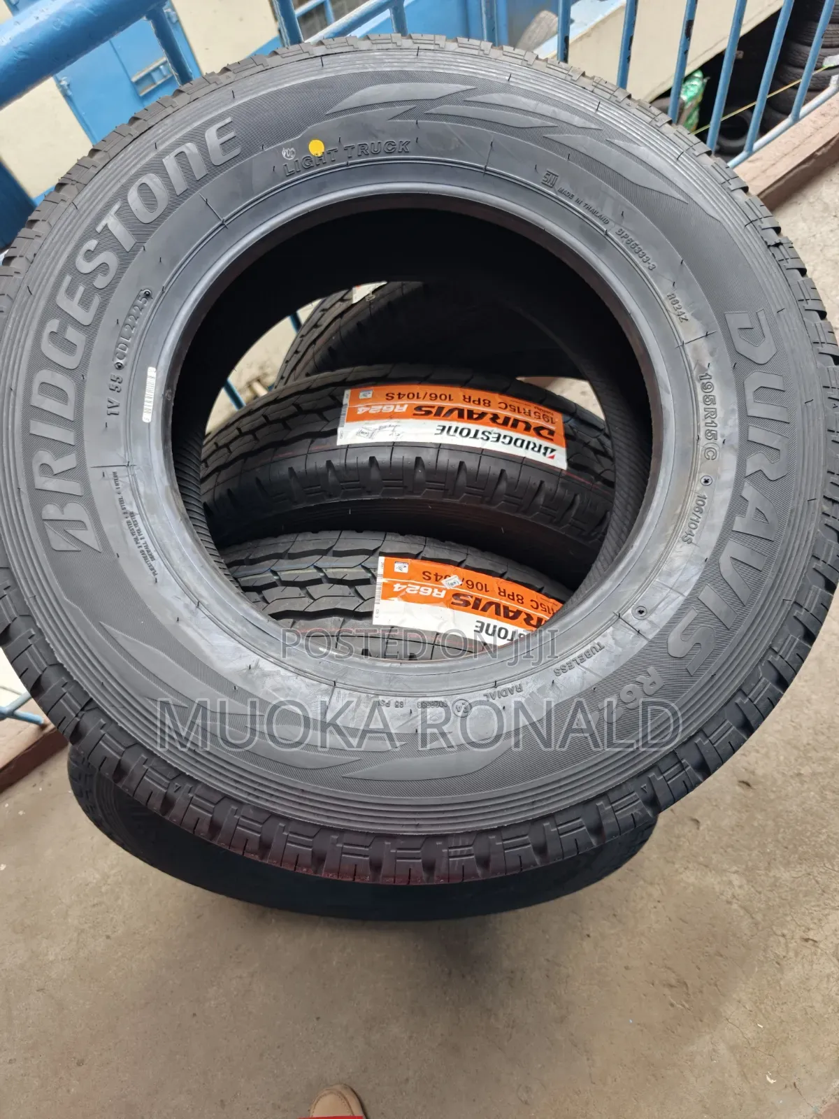 195R15C Bridgestone Tyre (Duravis R624