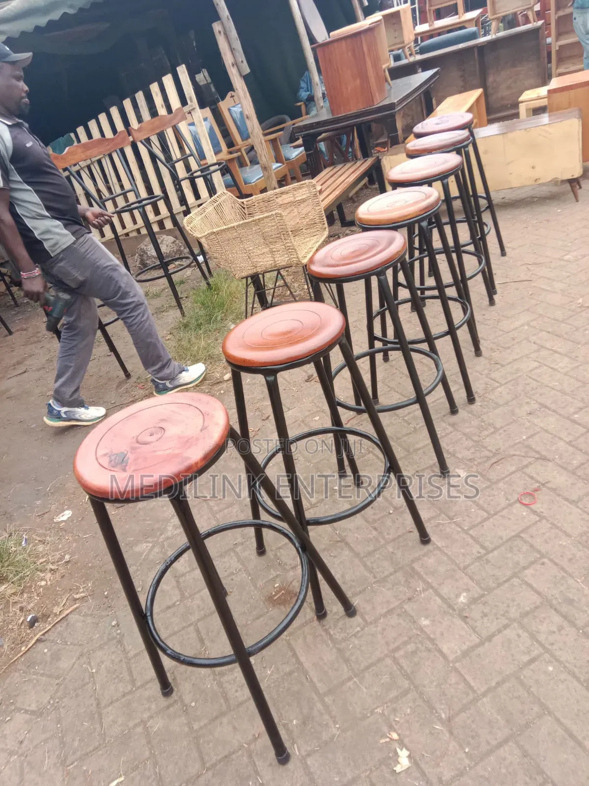 Wooden Metallic Stand Counter Stools