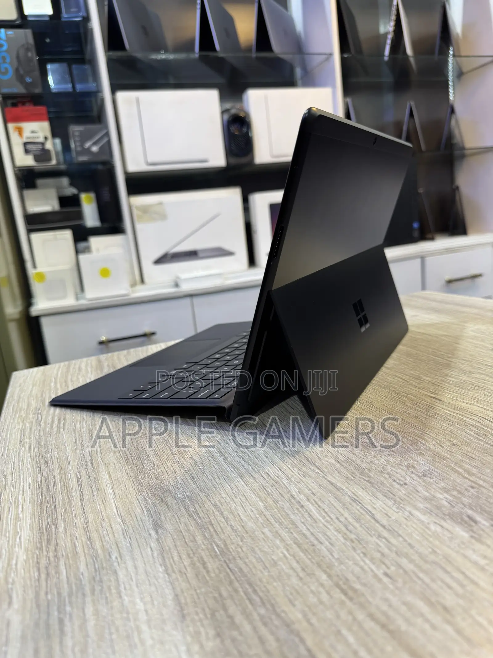 Microsoft Surface Pro X 16GB Qualcomm Snapdragon X Elite SSD 256GB