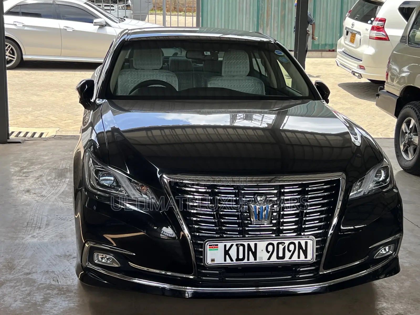 Toyota Crown 2017 Black
