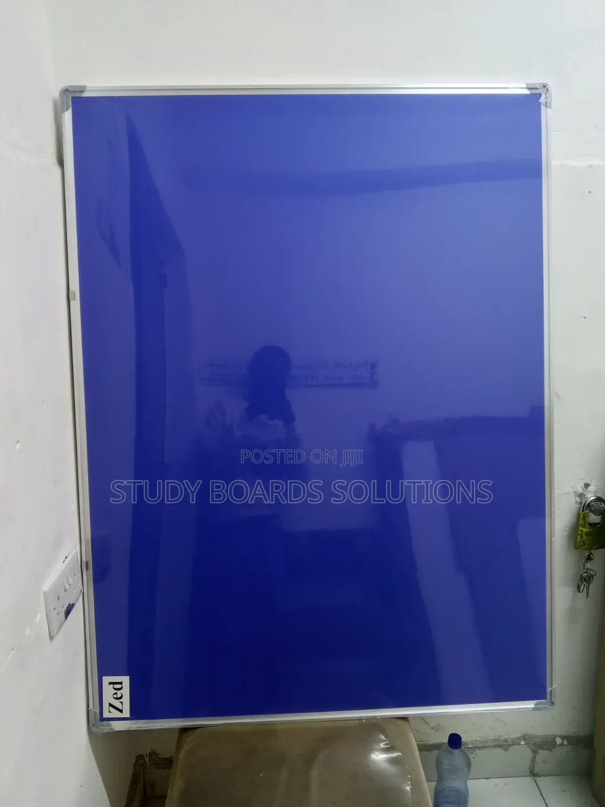 Reliable 4ft X 3ft Notice Board for Healthcare Facilities