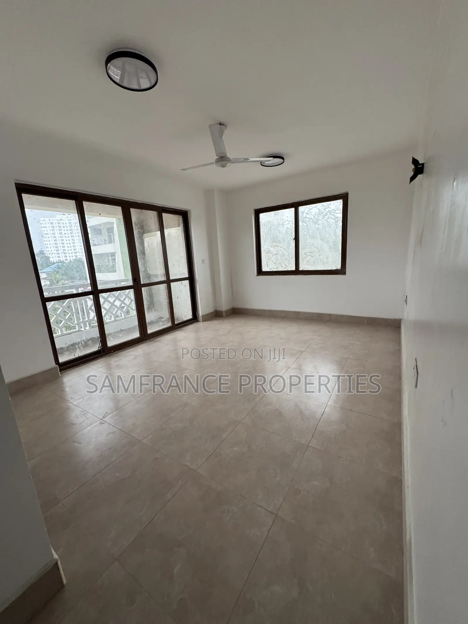 4bdrm Apartment in Kizingo for sale