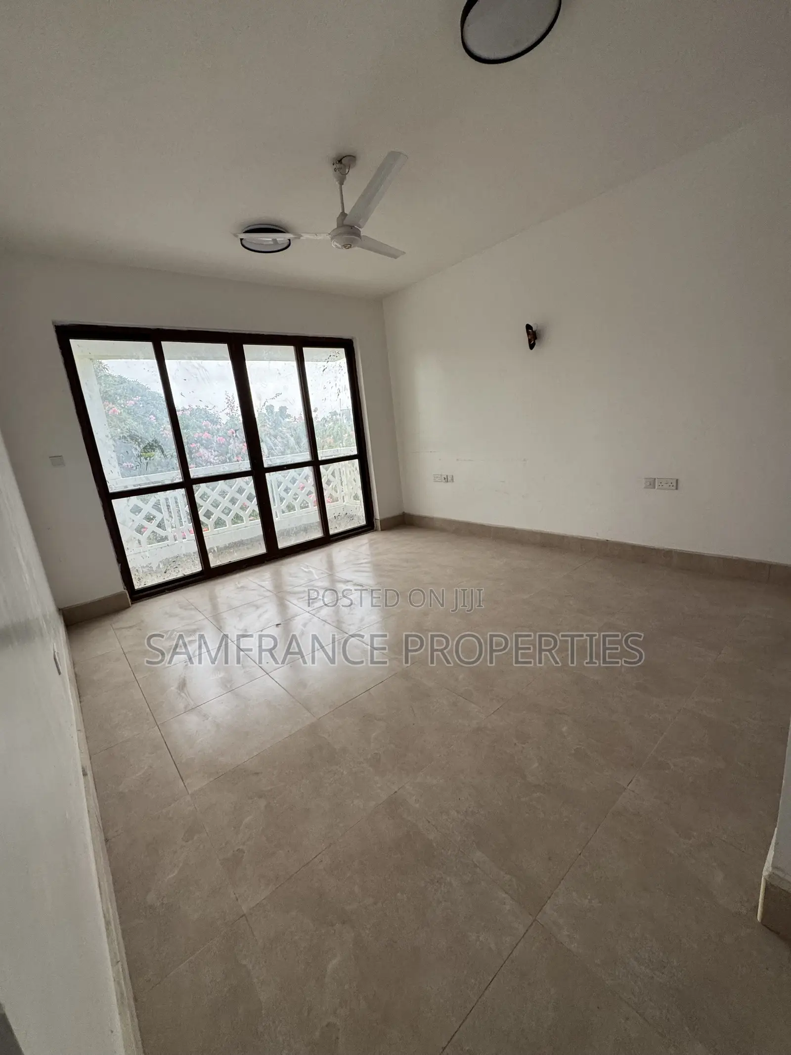 4bdrm Apartment in Kizingo for sale