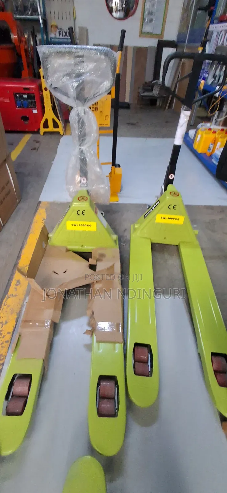 Titan Pallet Truck – Heavy-Duty Material Handling Equipment