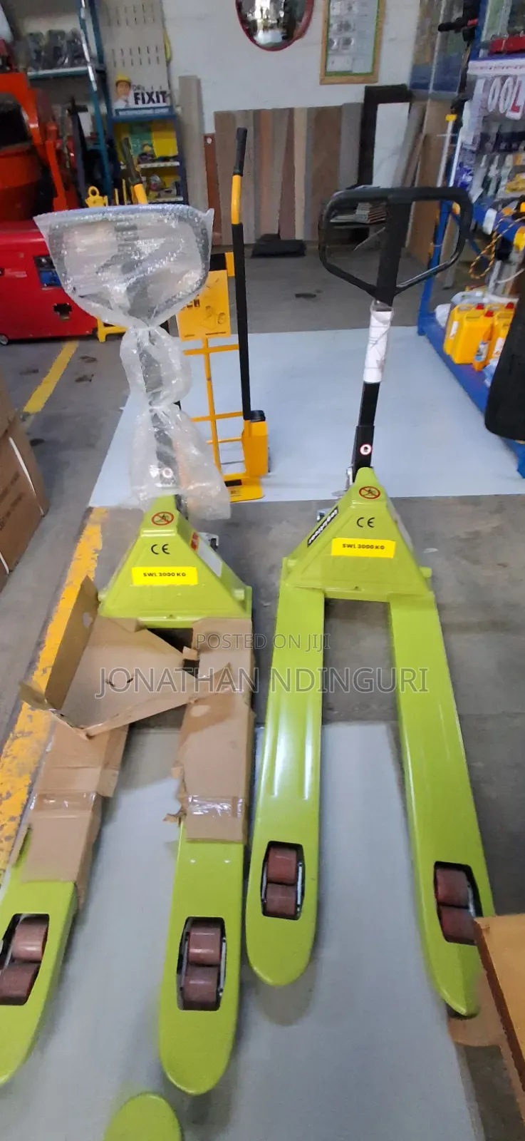 Titan Hydraulic Pallet Truck