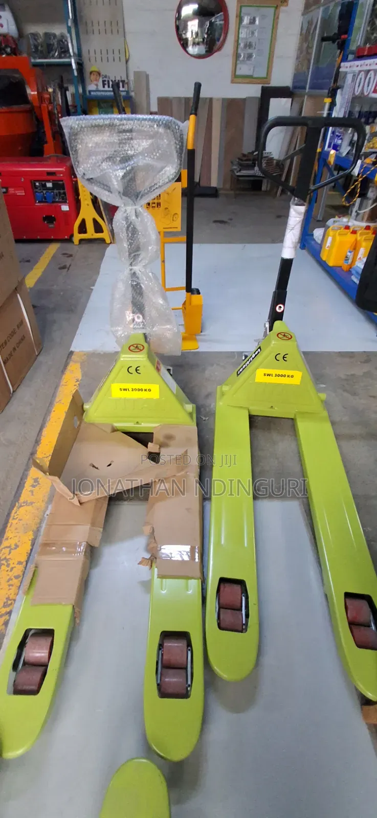 Titan Heavy-Duty Pallet Truck