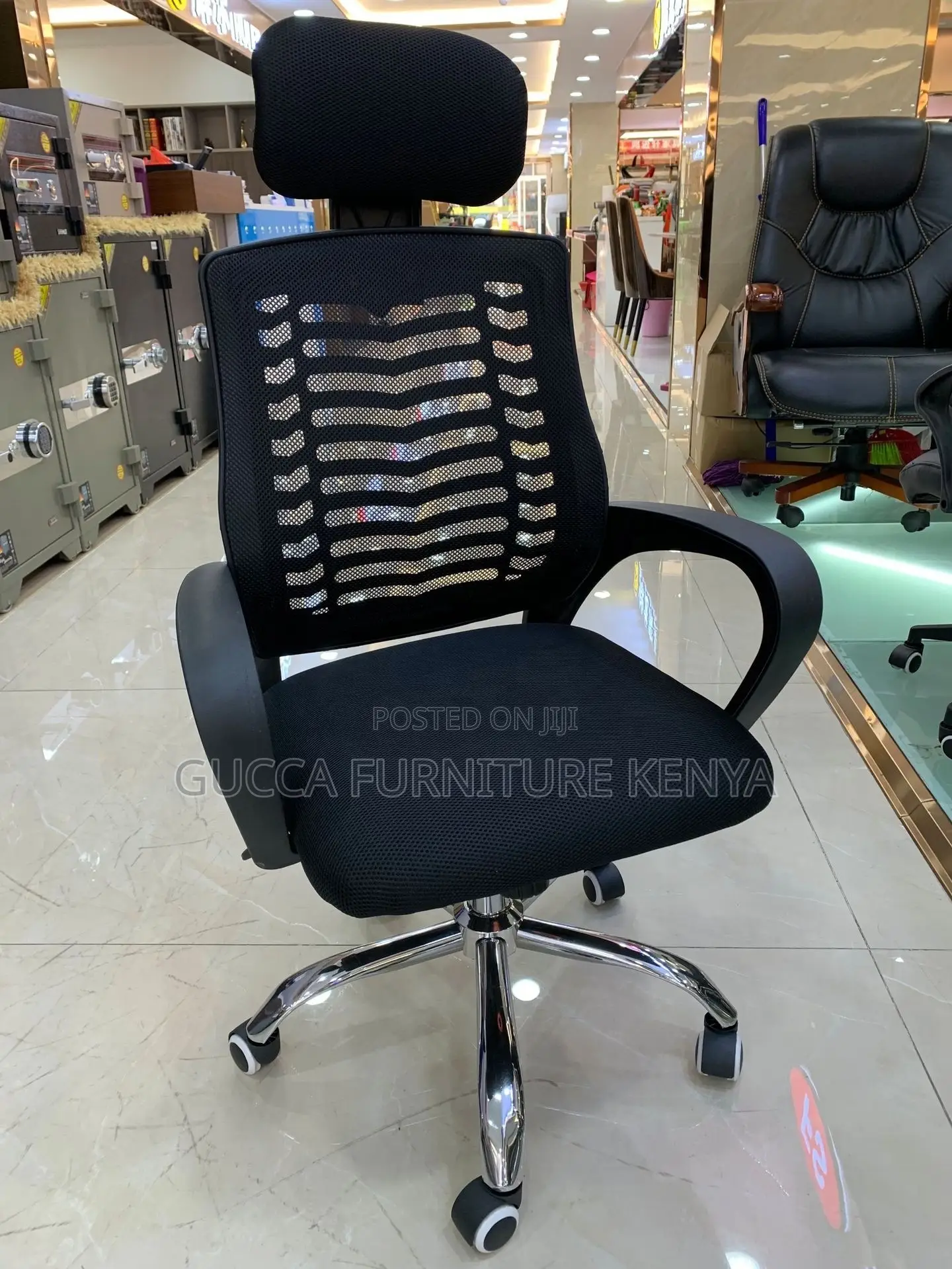 Swivel Conference Chair With Headrest