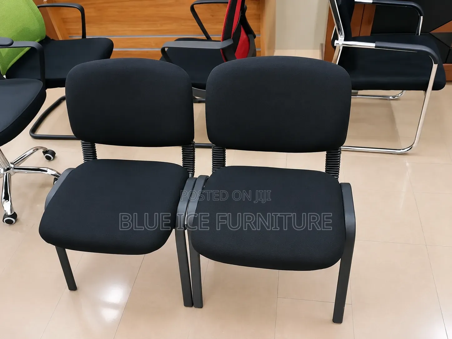Modern Office Visitors Chair Padded With Fabric