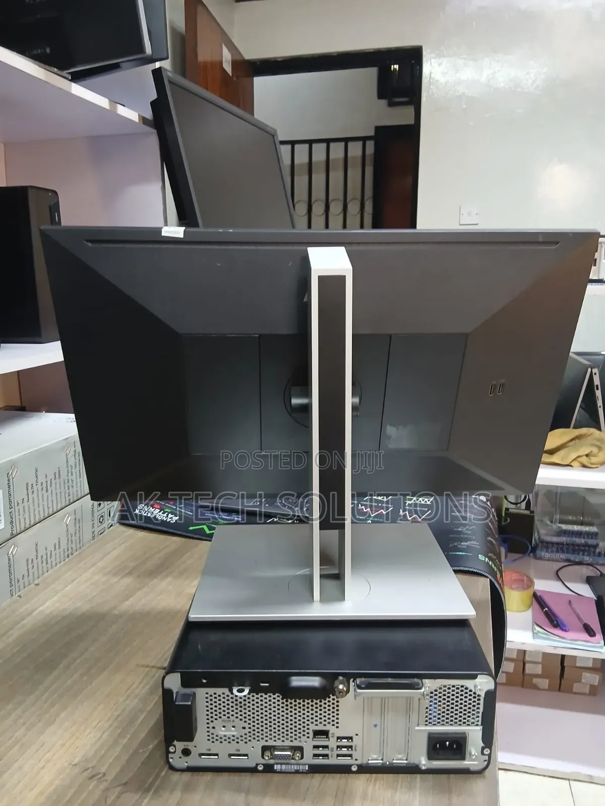 Desktop Computer HP 8GB AMD Ryzen 5 SSD 256GB