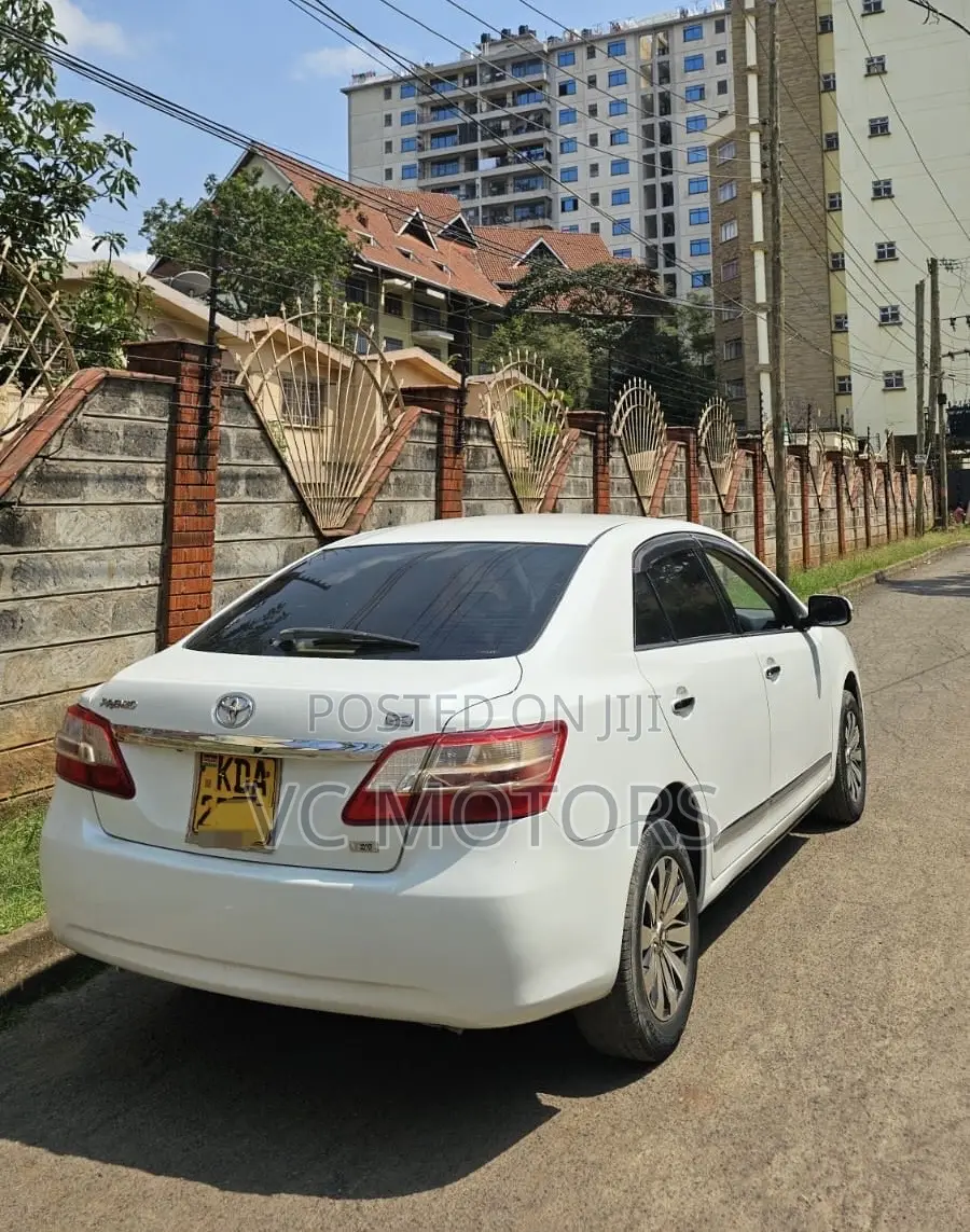 Toyota Premio 1.8 FWD 2013 White