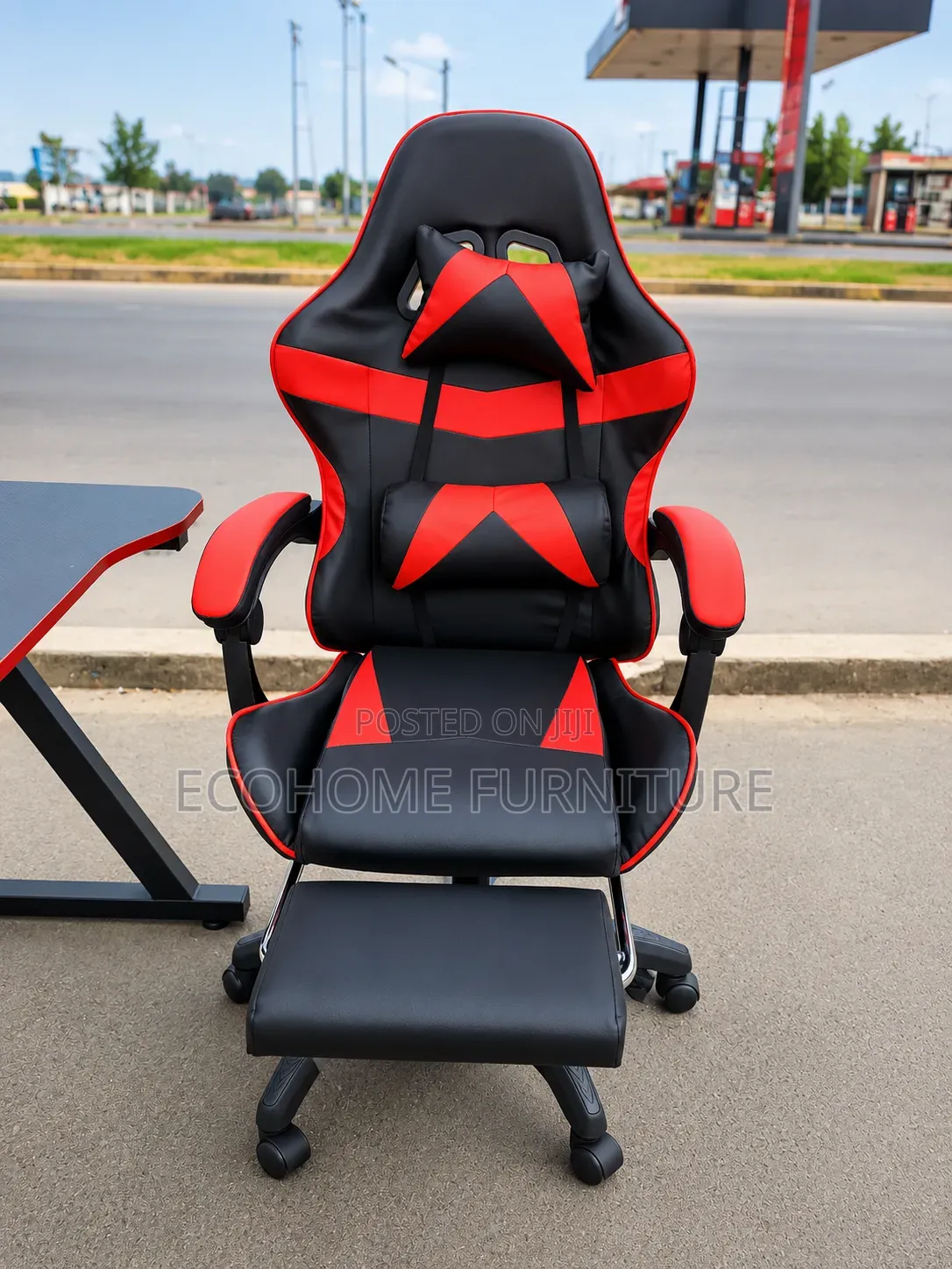 Ergonomic Gaming Chair With Footrest – Black Red