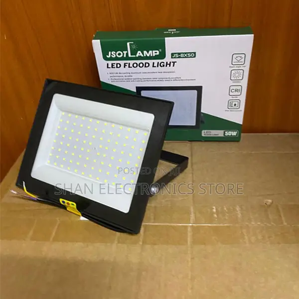 Long Lasting Beam Angle: 120° 100W LED Floodlight - 18,000LM, IP66
